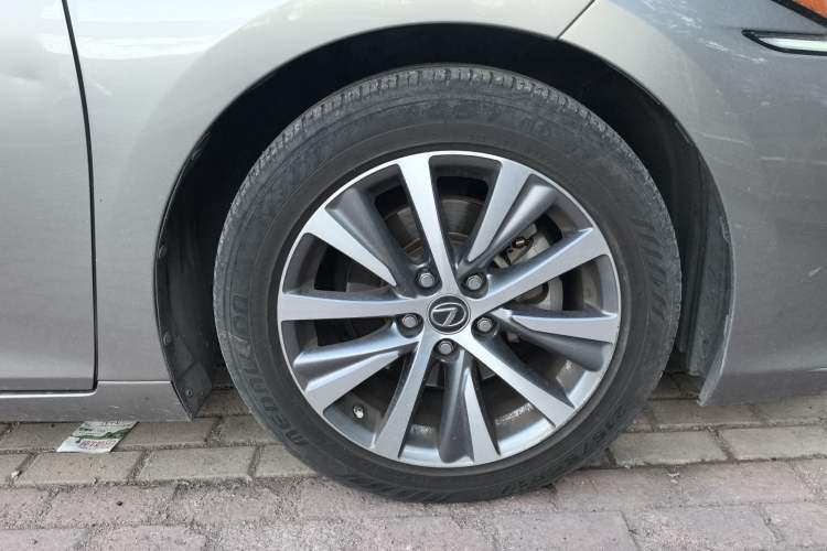 Used Lexus ES 2018 200 Excellence Edition China V Standard Right Front Wheel Hub