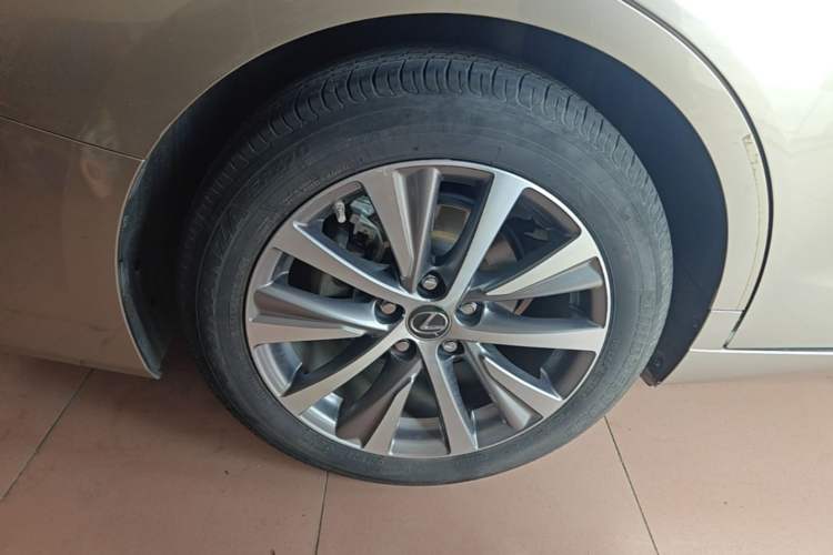 Used Lexus ES 2018 260 Excellence Edition China VI Standard Right Rear Wheel Hub