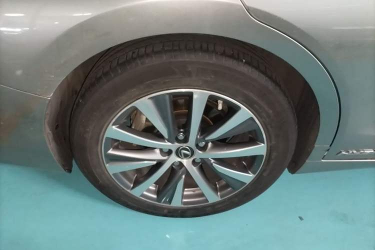 Used Lexus ES 2018 300h Premier Edition China V Standard Right Rear Wheel Hub