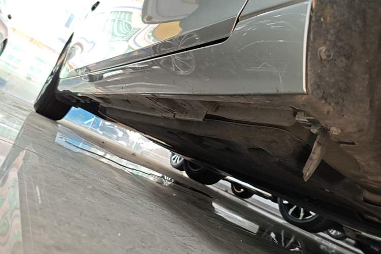 Used Lexus ES 2018 260 Excellence Edition China VI Standard Right Side Sill