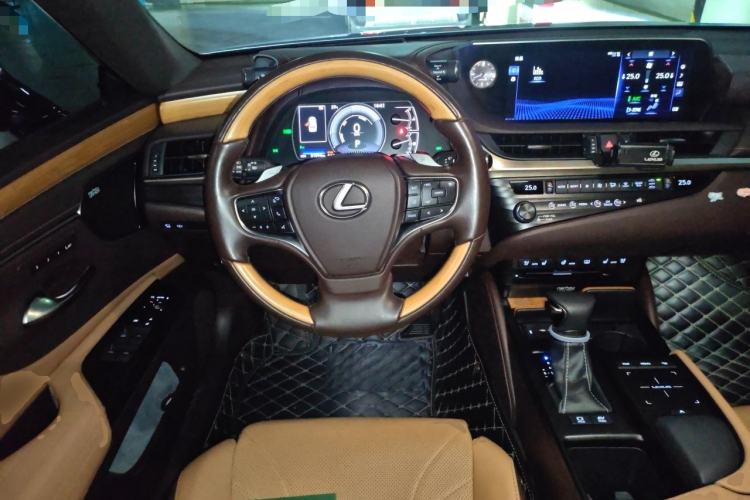 Used Lexus ES 2018 300h Executive Version China V Standard Steering Wheel
