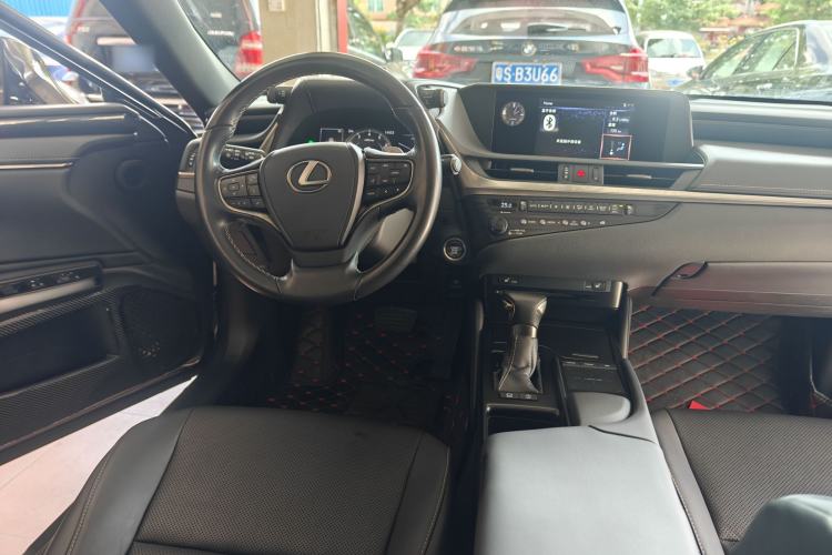 Used Lexus ES 2018 260 Excellence Edition China VI Standard Steering Wheel