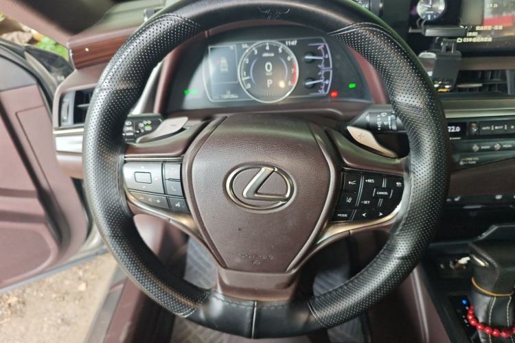 Used Lexus ES 2018 200 Luxury Edition China V Standard Steering Wheel