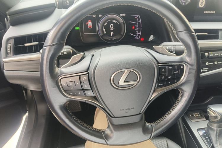 Used Lexus ES 2018 300h Premier Edition China VI Standard Steering Wheel