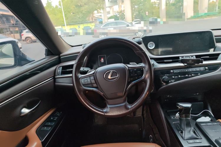 Used Lexus ES 2018 200 Excellence Edition China V Standard Steering Wheel