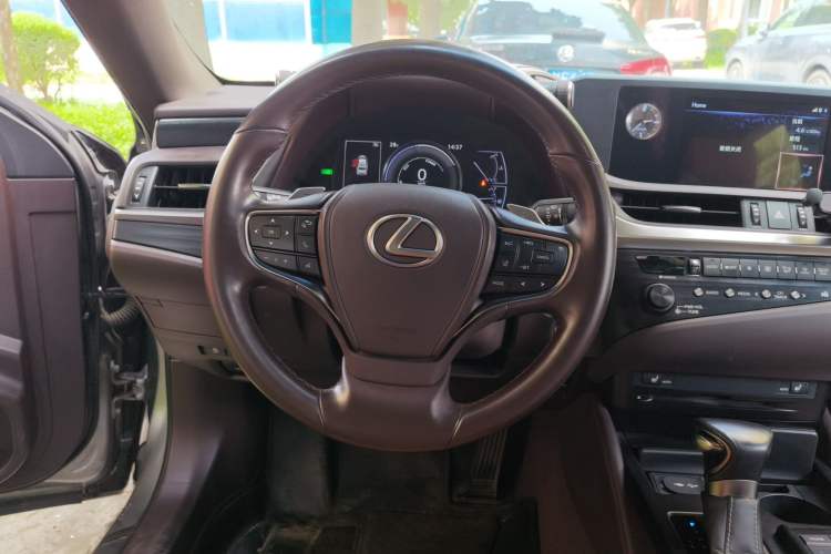 Used Lexus ES 2018 300h Premier Edition China VI Standard Steering Wheel