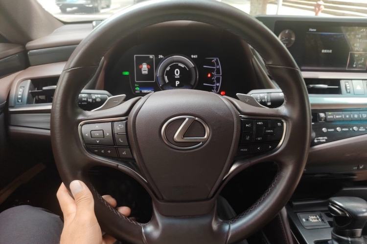 Used Lexus ES 2018 300h Premier Edition China V Standard Steering Wheel