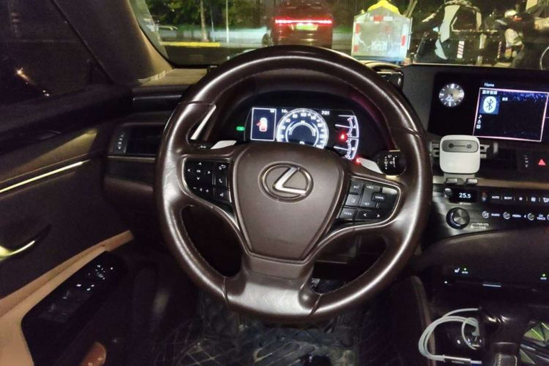Used Lexus ES 2018 300h Premier Edition China VI Standard Steering Wheel