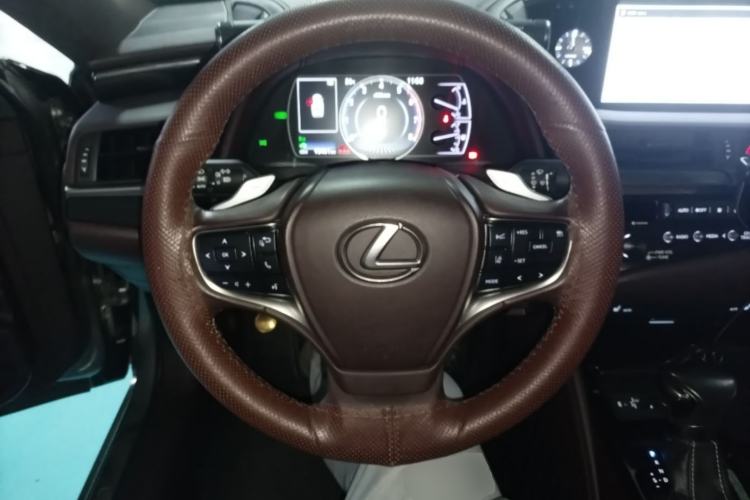 Used Lexus ES 2018 300h Premier Edition China V Standard Steering Wheel