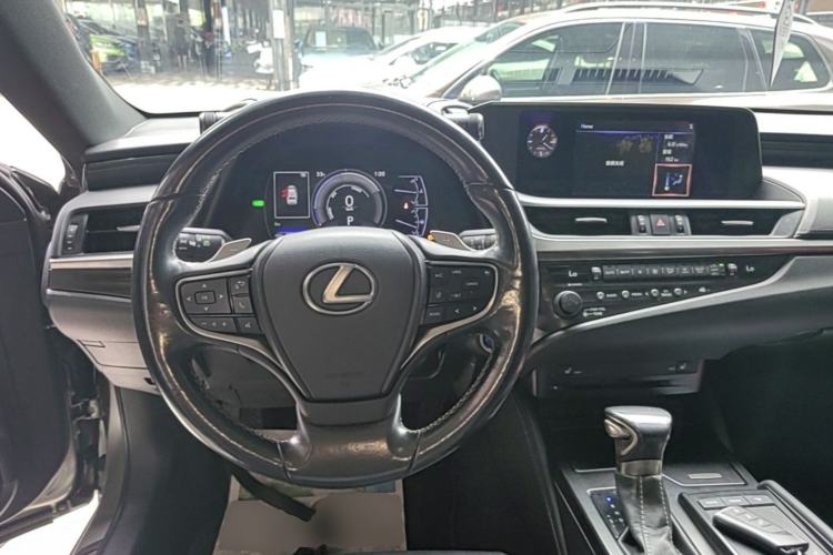 Used Lexus ES 2018 300h Premier Edition China VI Standard Steering Wheel