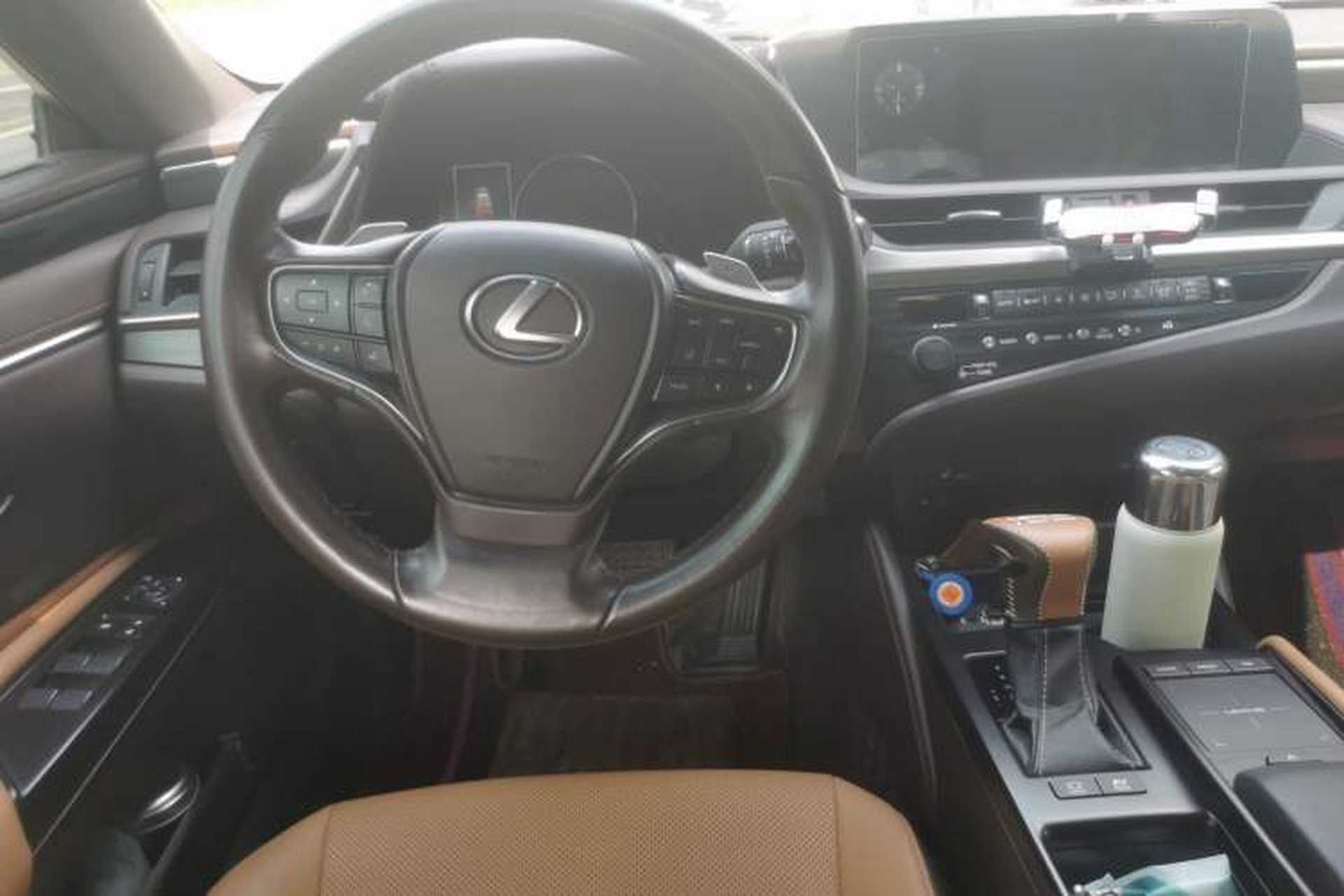 Used Lexus ES 2018 300h Premier Edition China VI Standard Steering Wheel