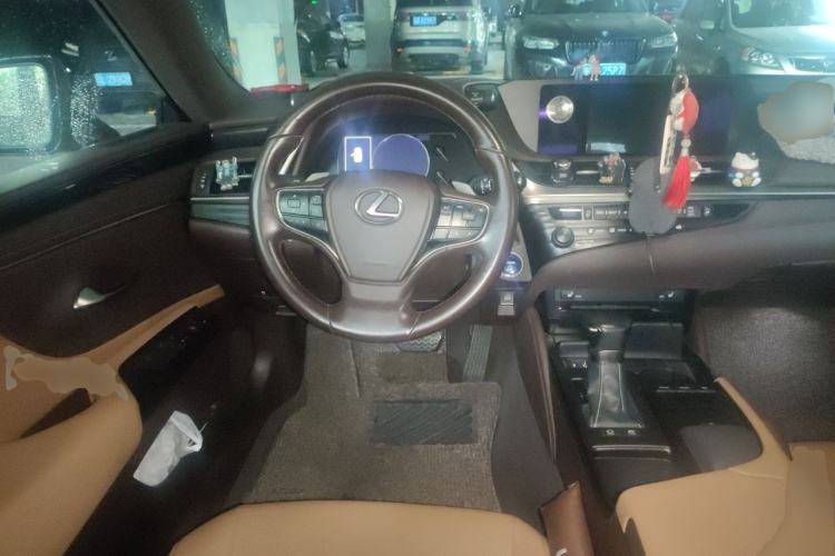 Used Lexus ES 2018 300h Premier Edition China V Standard Steering Wheel