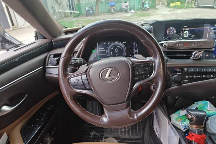 Used Lexus ES 2018 300h Premier Edition China VI Standard Steering Wheel