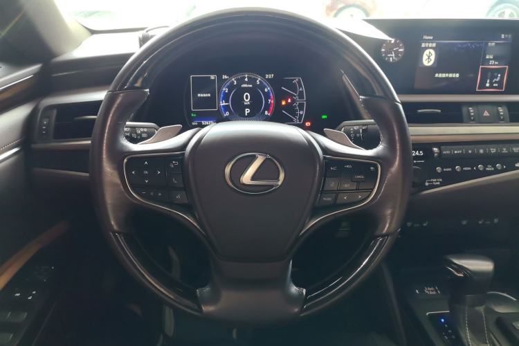 Used Lexus ES 2018 200 Luxury Edition China V Standard Steering Wheel