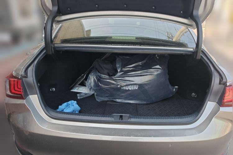 Used Lexus ES 2018 200 Excellence Edition China VI Standard Trunk