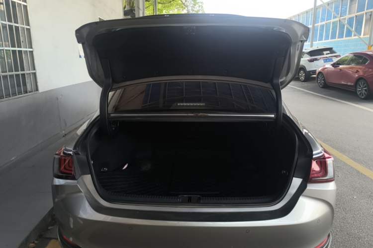 Used Lexus ES 2018 200 Excellence Edition China V Standard Trunk