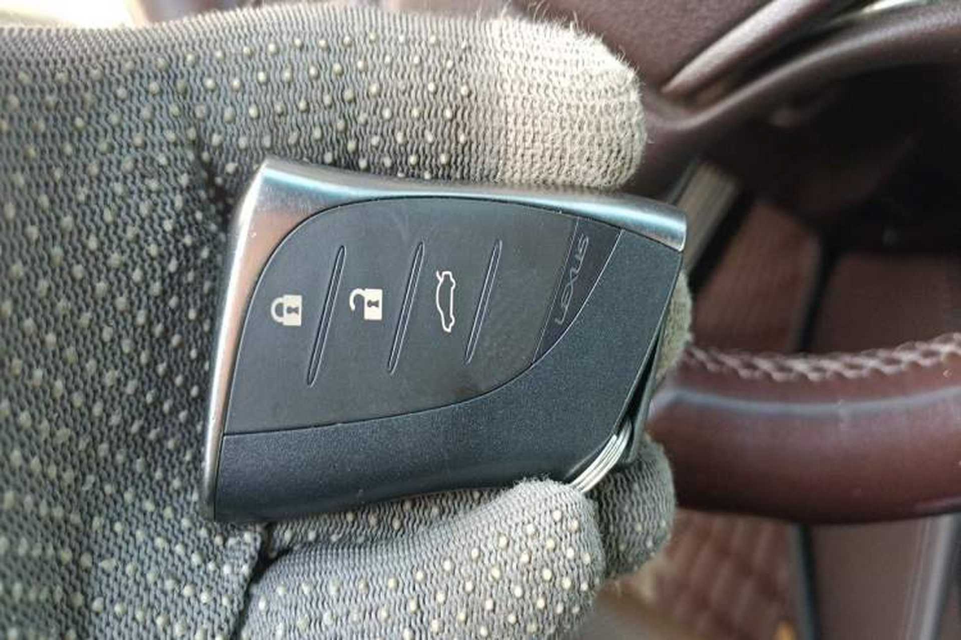 Used Lexus ES 2018 200 Excellence Edition China V Standard Vehicle Key