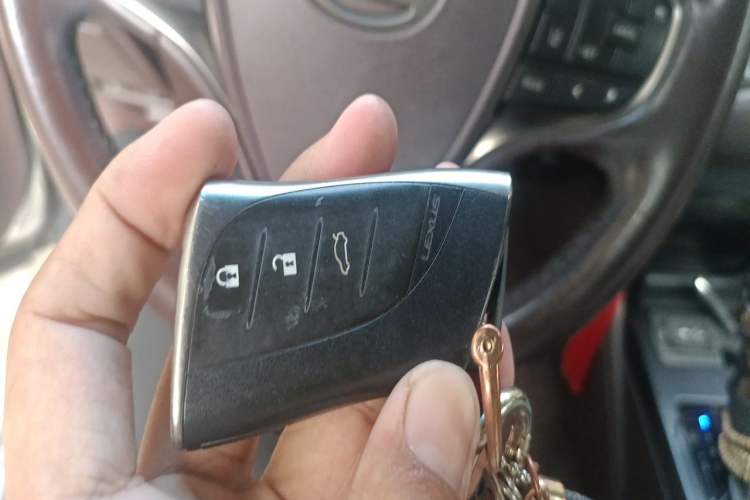 Used Lexus ES 2018 200 Excellence Edition China V Standard Vehicle Key