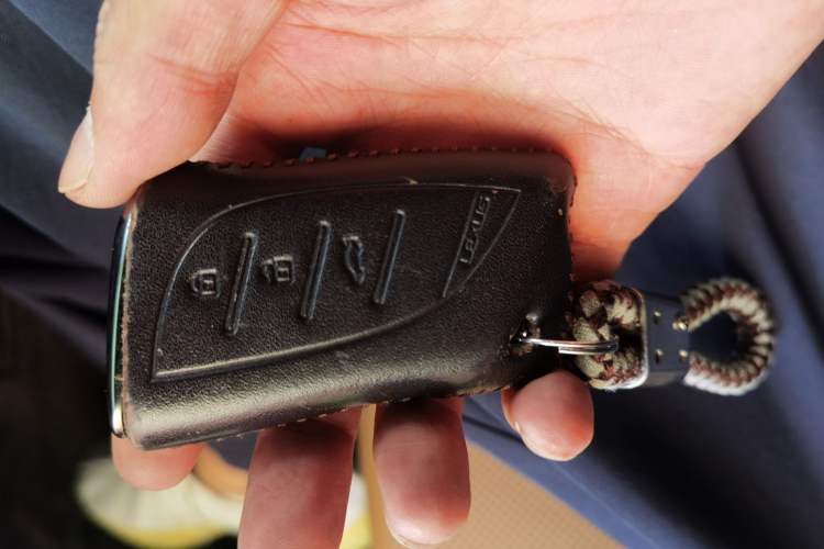 Used Lexus ES 2018 300h Premier Edition China VI Standard Vehicle Key