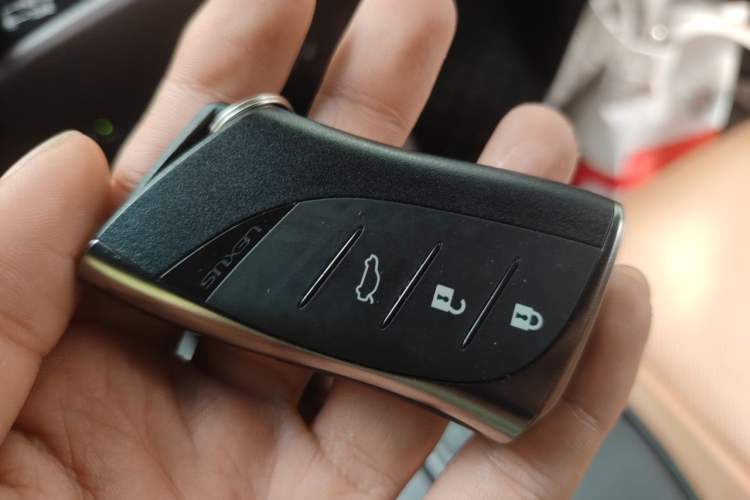 Used Lexus ES 2018 300h Premier Edition China V Standard Vehicle Key