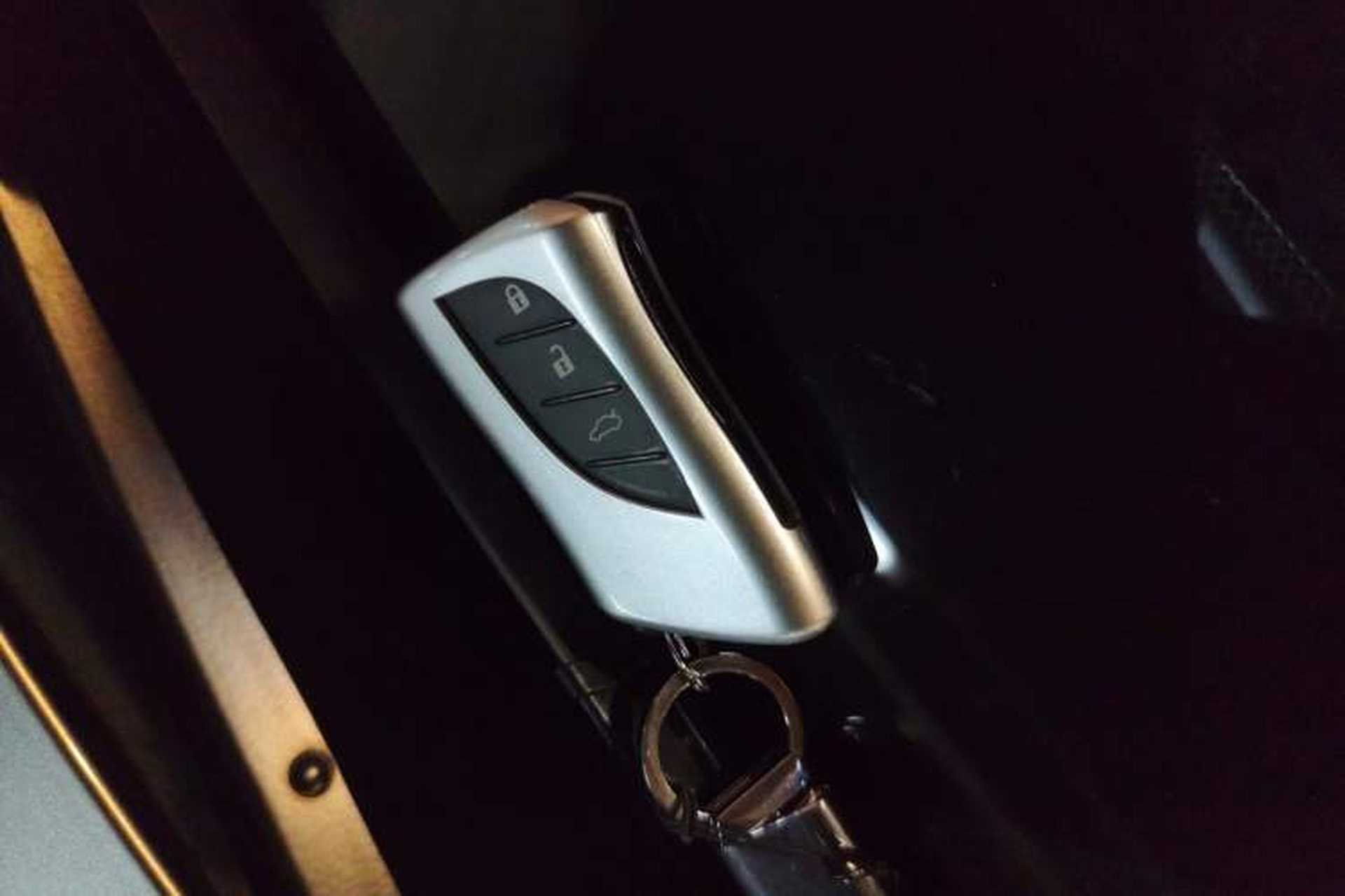 Used Lexus ES 2018 260 Excellence Edition China V Standard Vehicle Key