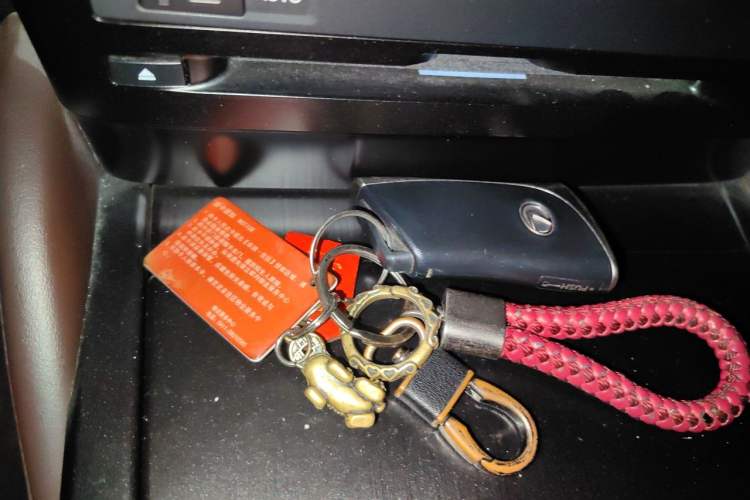 Used Lexus ES 2018 200 Excellence Edition China VI Standard Vehicle Key