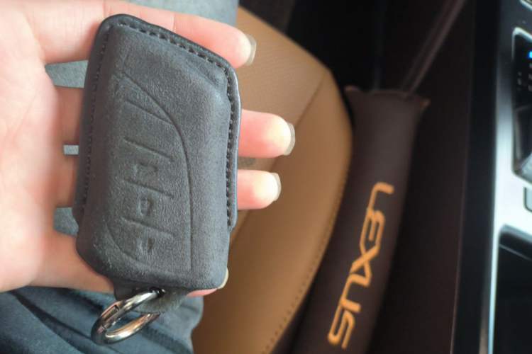 Used Lexus ES 2018 300h Premier Edition China VI Standard Vehicle Key