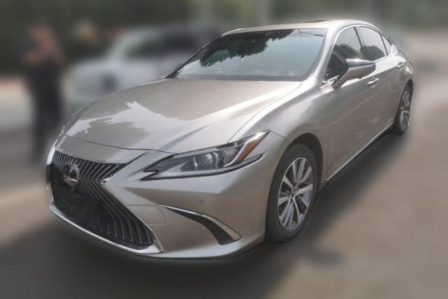 Used Lexus ES 2018 300h Premier Edition China VI Standard