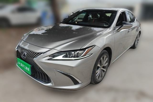 Used Lexus ES 2018 300h Premier Edition China VI Standard