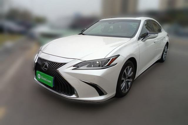 Used Lexus ES 2018 300h Premier Edition China VI Standard