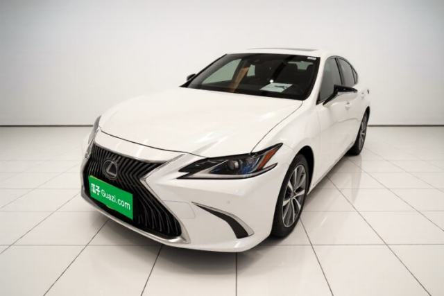 Lexus ES 2018 200 Excellence Edition China VI Standard с пробегом