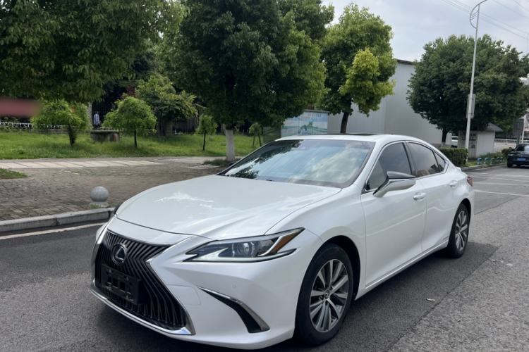 Used Lexus ES 2018 300h Premier Edition China VI Standard Guazi used car, China used car export, Used car for sale, Used  cars, Cheapest cars for sale