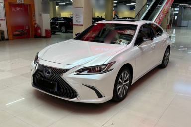 Used Lexus ES 2018 300h Premier Edition China VI Standard