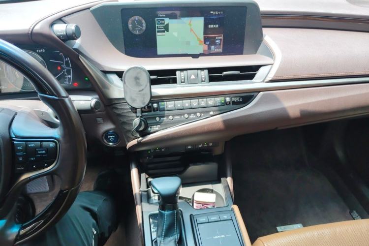 Used Lexus ES 2018 300h Premium Edition China V Standard Audio And AC Panel