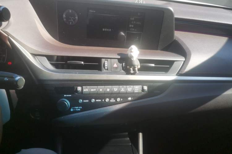 Used Lexus ES 2018 200 Excellence Edition China V Standard Audio And AC Panel