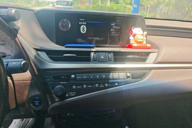 Used Lexus ES 2018 300h Premier Edition China VI Standard Audio And AC Panel