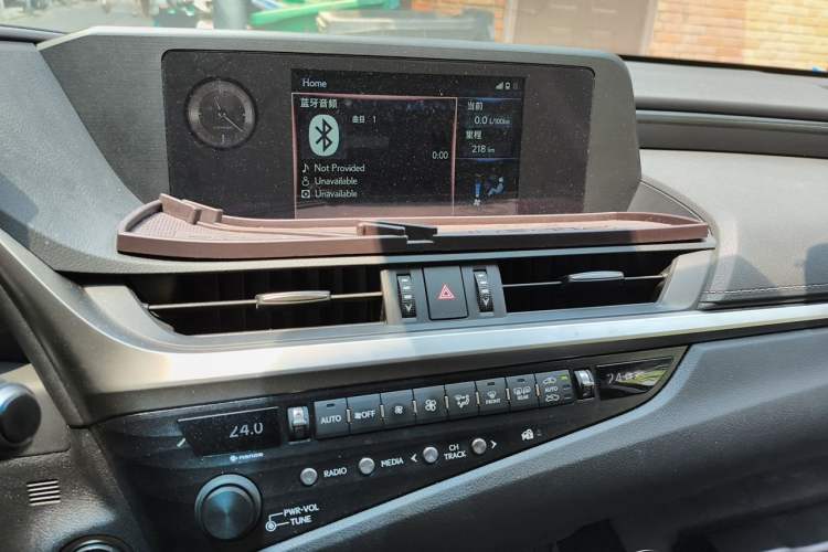 Used Lexus ES 2018 200 Excellence Edition China VI Standard Audio And AC Panel