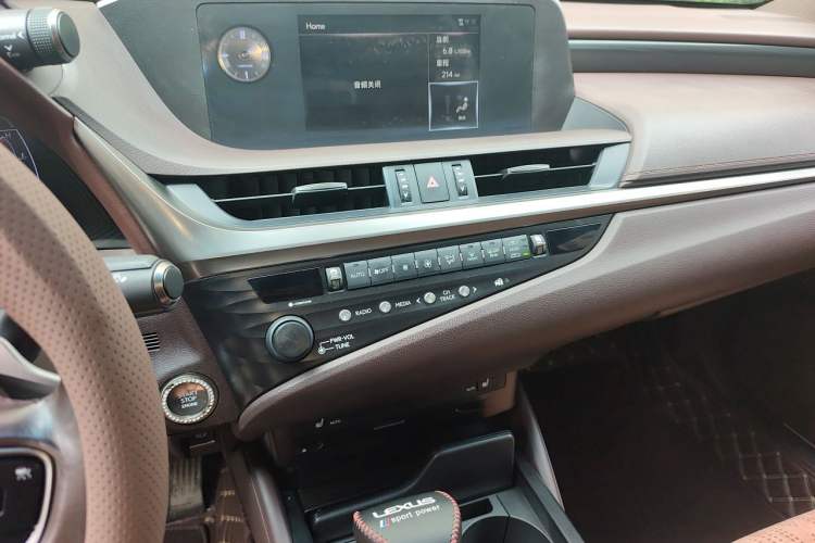 Used Lexus ES 2018 260 Excellence Edition China V Standard Audio And AC Panel