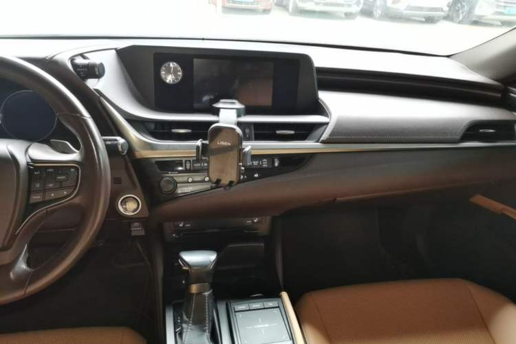 Used Lexus ES 2018 200 Excellence Edition China V Standard Audio And AC Panel