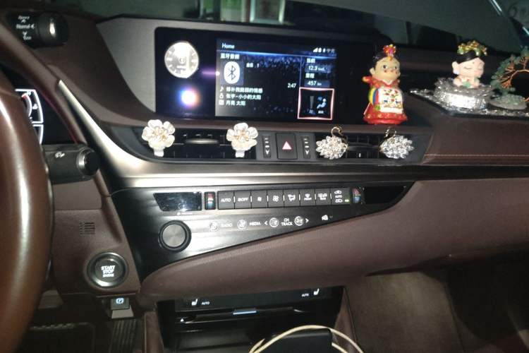 Used Lexus ES 2018 200 Excellence Edition China V Standard Audio And AC Panel