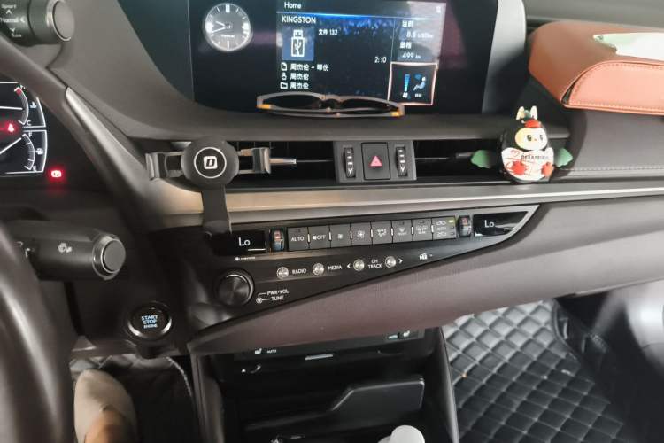 Used Lexus ES 2018 200 Excellence Edition China VI Standard Audio And AC Panel