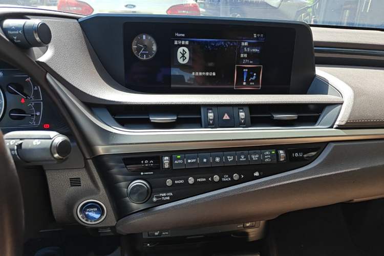 Used Lexus ES 2018 300h Premier Edition China VI Standard Audio And AC Panel