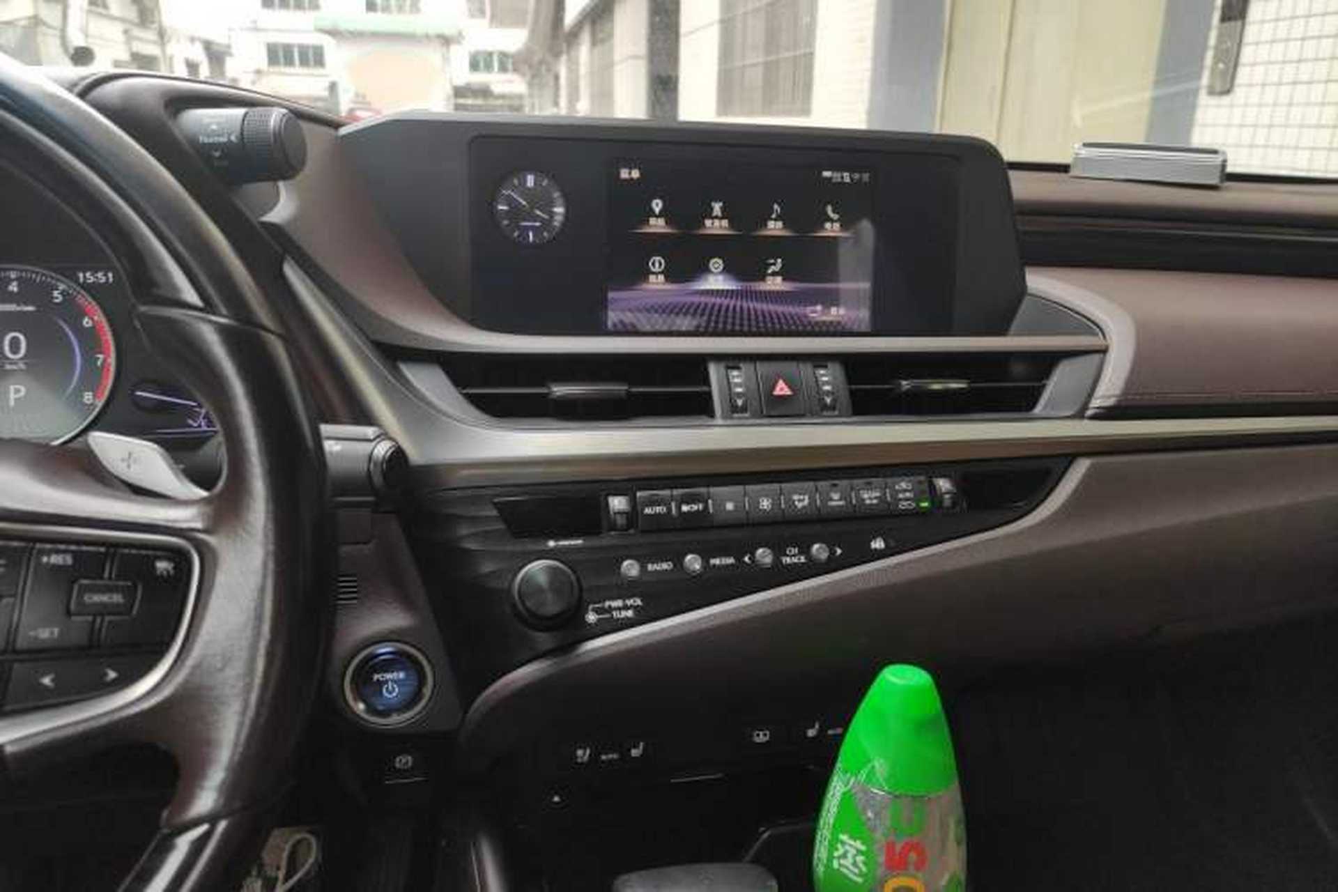 Used Lexus ES 2018 300h Premium Edition China VI Standard Audio And AC Panel