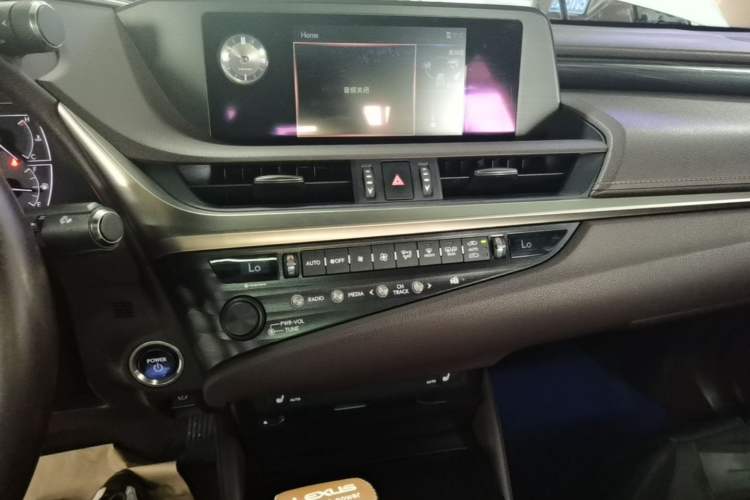 Used Lexus ES 2018 300h Premier Edition China V Standard Audio And AC Panel