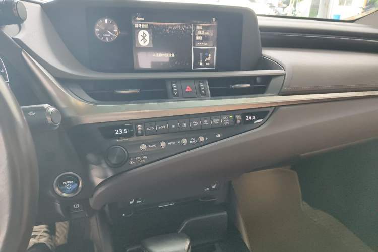 Used Lexus ES 2018 300h Premier Edition China VI Standard Audio And AC Panel