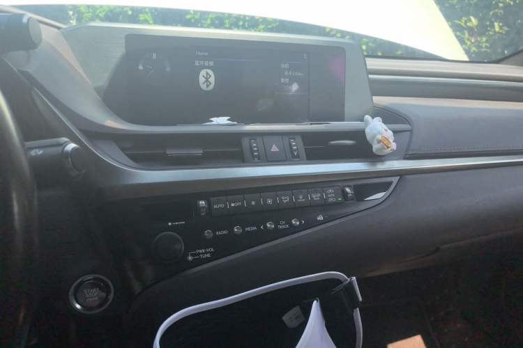 Used Lexus ES 2018 200 Excellence Edition China VI Standard Audio And AC Panel