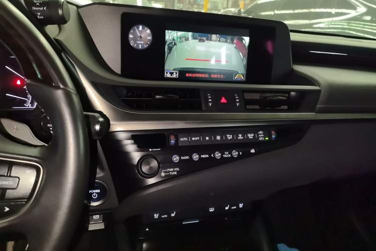 Used Lexus ES 2018 300h Premium Edition China V Standard Audio And AC Panel