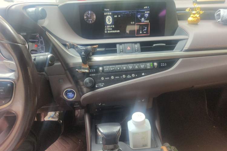 Used Lexus ES 2018 300h Premier Edition China VI Standard Audio And AC Panel