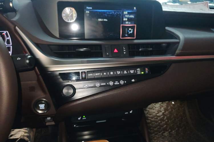 Used Lexus ES 2018 200 Excellence Edition China V Standard Audio And AC Panel
