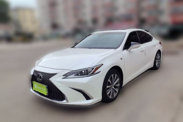 Ojetý Lexus ES 2018 200 Excellence Edition China V Standard